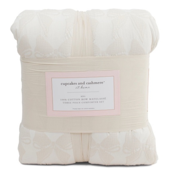 CUPCAKES & CASHMERE 3pc Bow Comforter Set - Picture 1 of 1